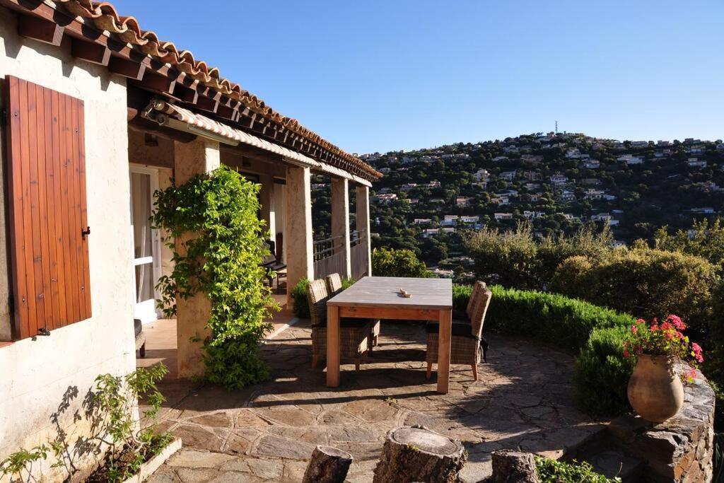 Villa Abeille : Douces Vacances D'Ete Avec Vue Mer Cavalaire-sur-Mer Exterior foto